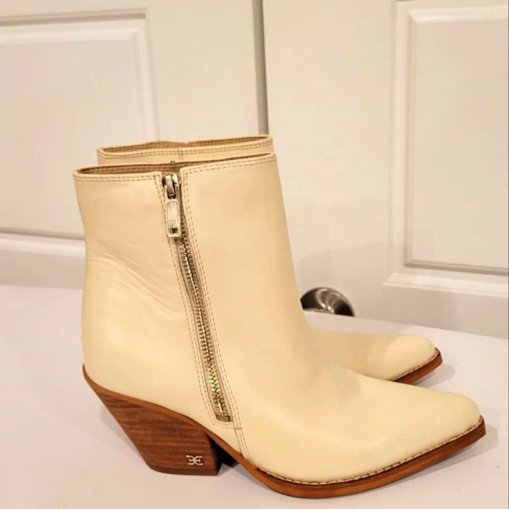 SAM EDELMAN JABE BOOTIE SIZE 5.5 NWOT